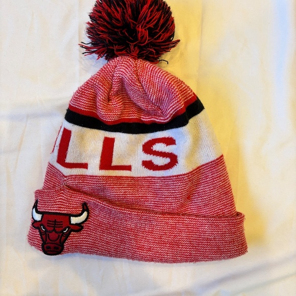 Vintage Chicago Bulls Knit Beanie Pom Hat | Red Black White | NBA OSFM - Picture 5 of 6